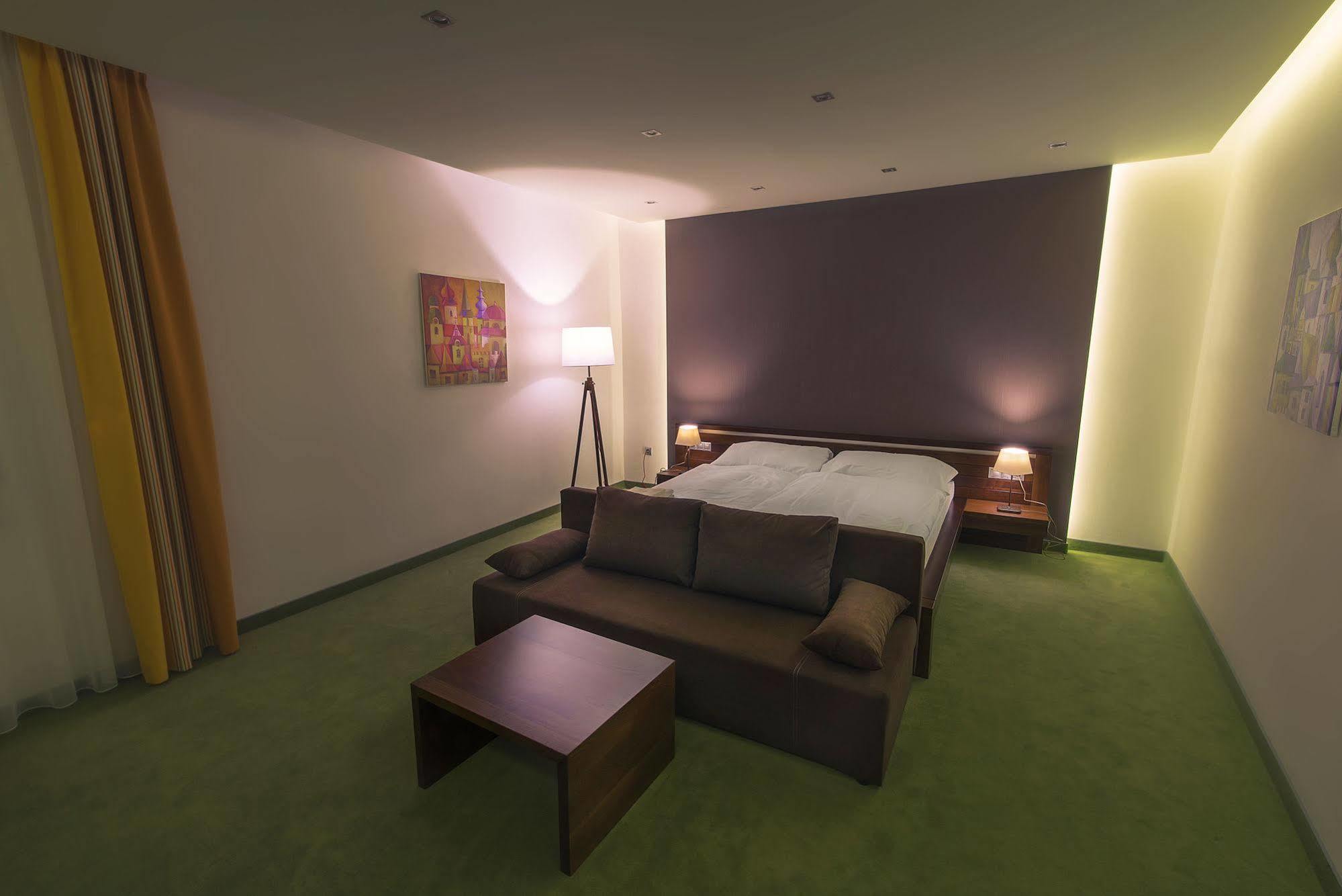 Hotel Arkada 3*